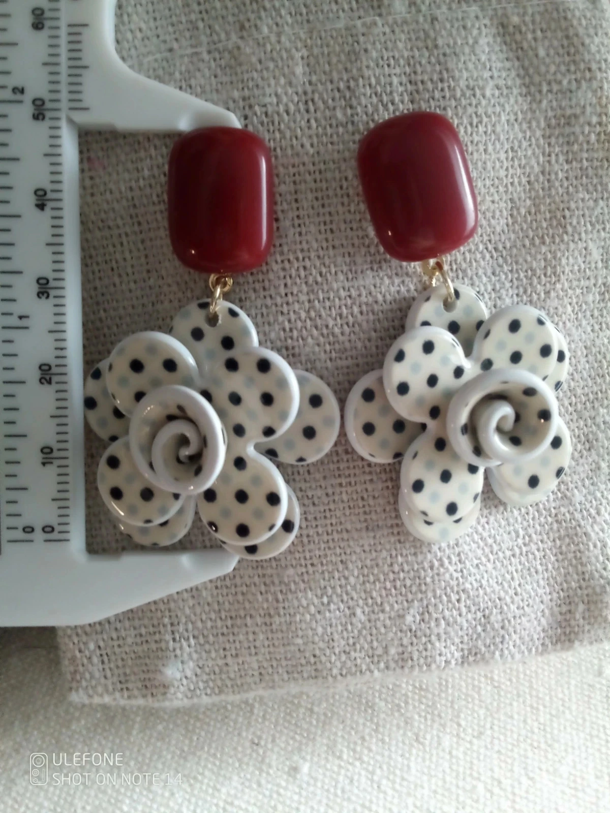 Aretes de flores boho blancos y negros – photo 2